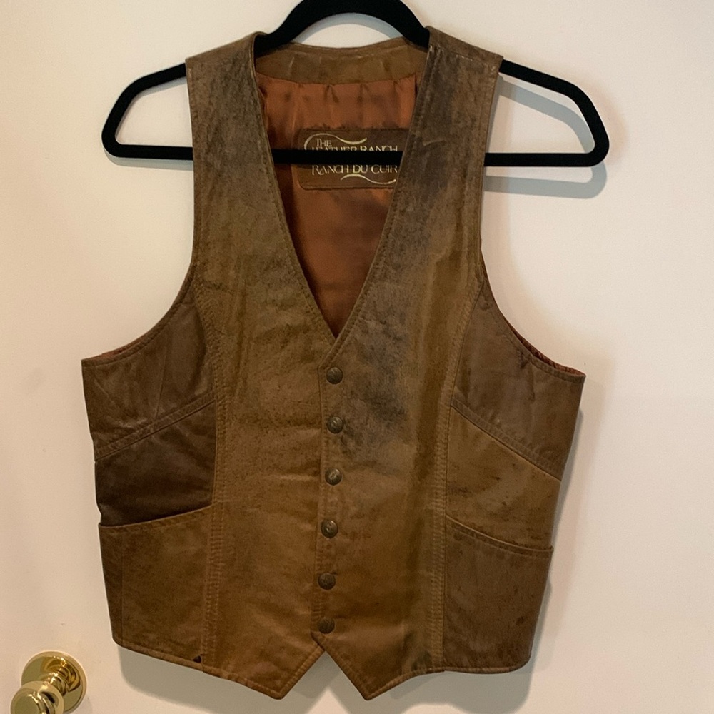 Vintage The Leather Ranch men’s distressed brown leather vest in GUC. Sz M.